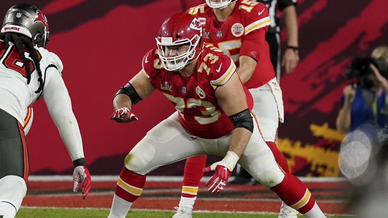 NFL Star Switches Teams: Why Nick Allegretti Left the Chiefs for a New Start with the Commanders