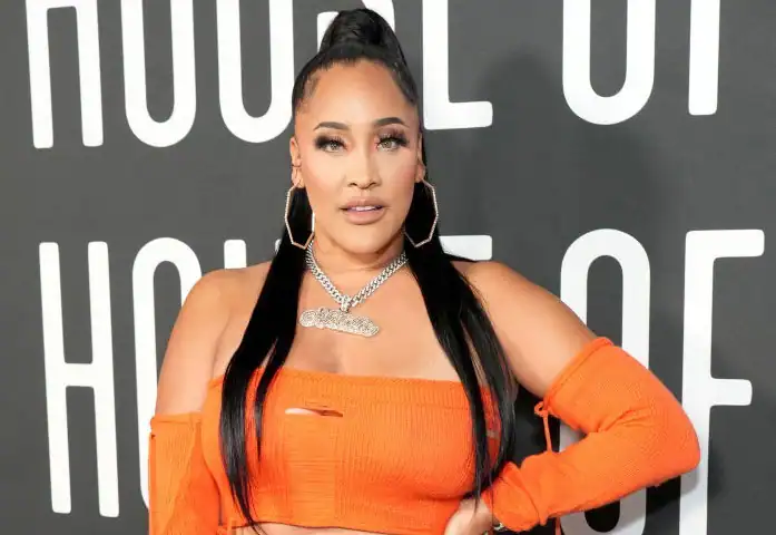 Natalie Nunn, chin surgery