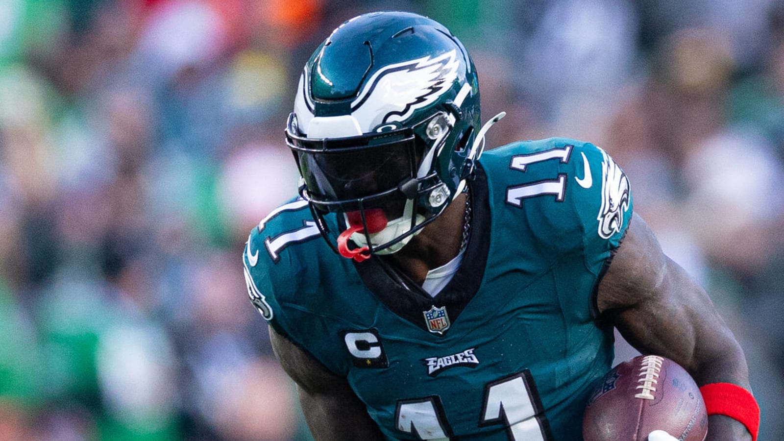  Patriots Eyeing Eagles' Star AJ Brown in a Bold Trade Strategy..