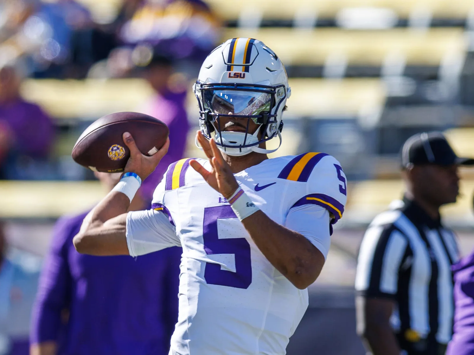 Raiders Eye Top 5 Trade for LSU Quarterback Jayden Daniels: A Strategic Reunion in Play?