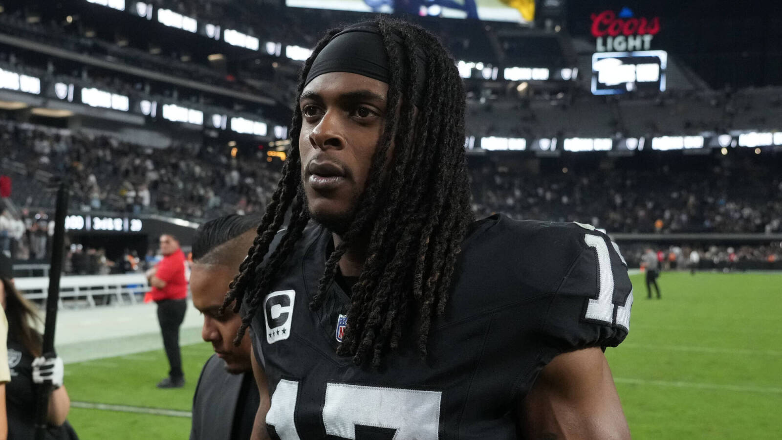  Raiders' Star Davante Adams Puts Trade Rumors to Rest: Commits to Future with Team