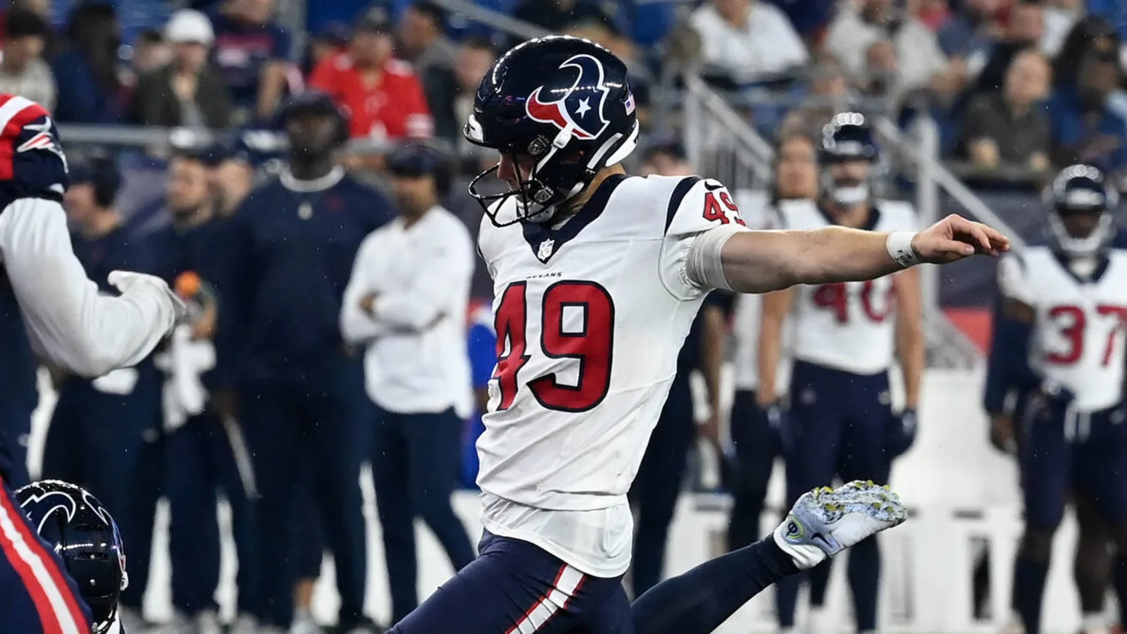 Rookie Sensation Shakes Up Football: Jake Bates's Incredible Journey from NFL Reject to UFL Star Kicker
