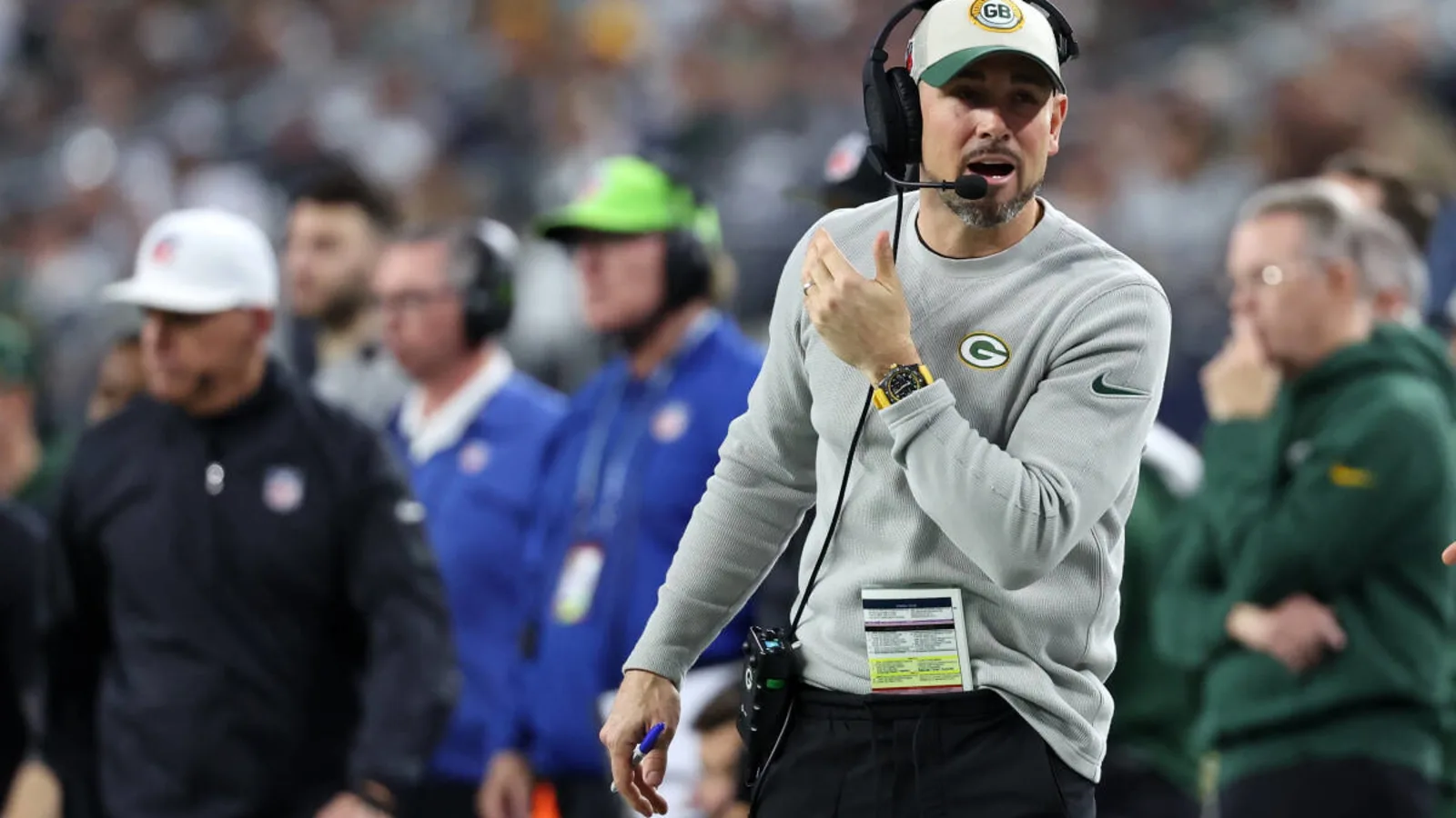 Shifting Dynamics in Green Bay The Impact of Aaron Jones' Exit on Matt LaFleur's Strategy 