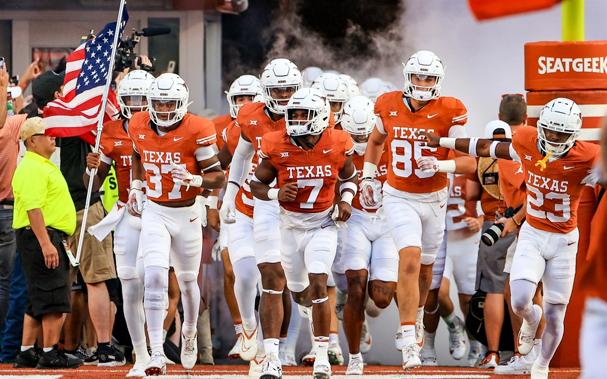  Texas Longhorns Navigate Running Back Shuffle as Ty Woods Enters Transfer Portal