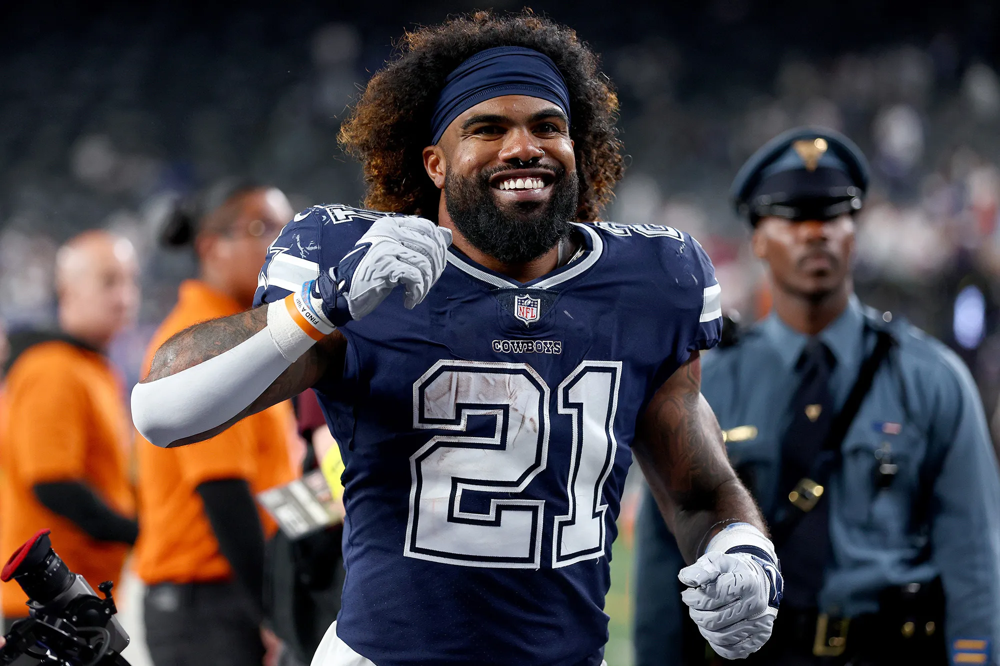 The New York Jets' Ambitious Bid for Super Bowl Glory: Courting Ezekiel Elliott