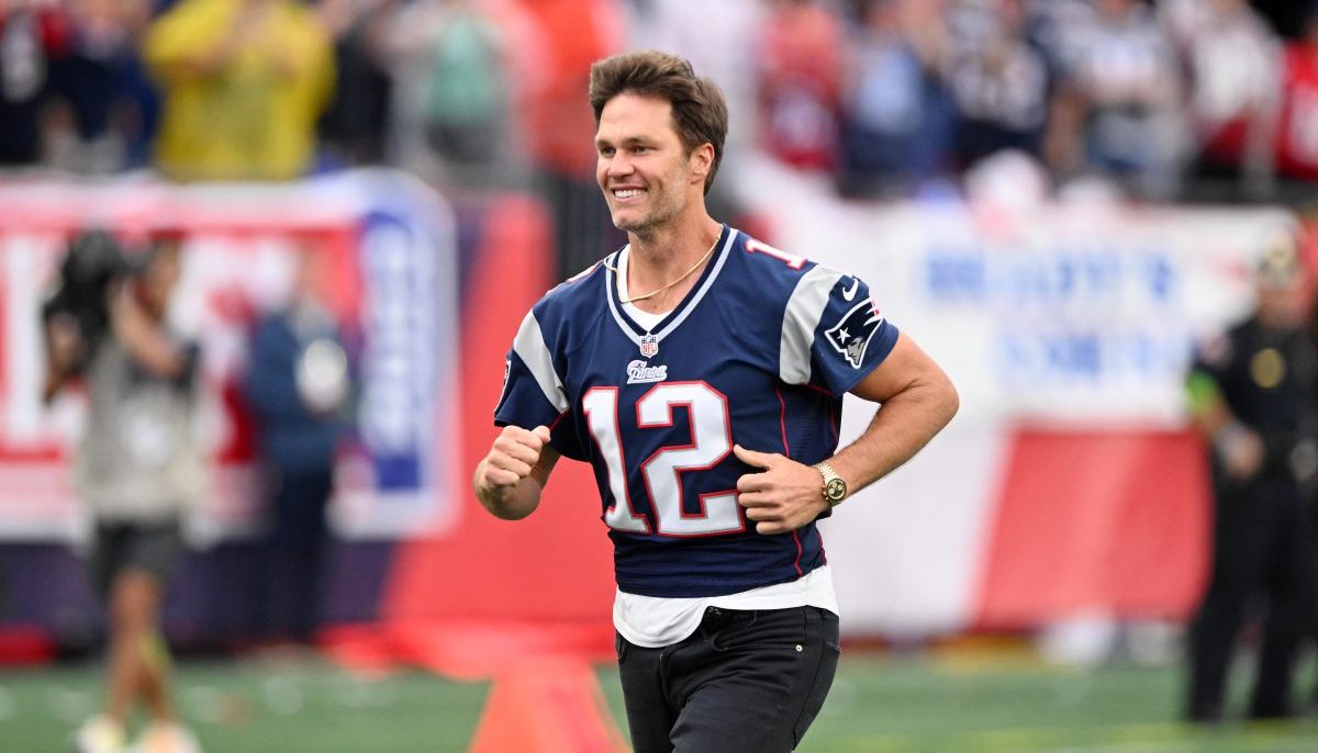 Tom Brady Hints at Astonishing NFL Comeback A Deeper Look into His Latest Revelation.