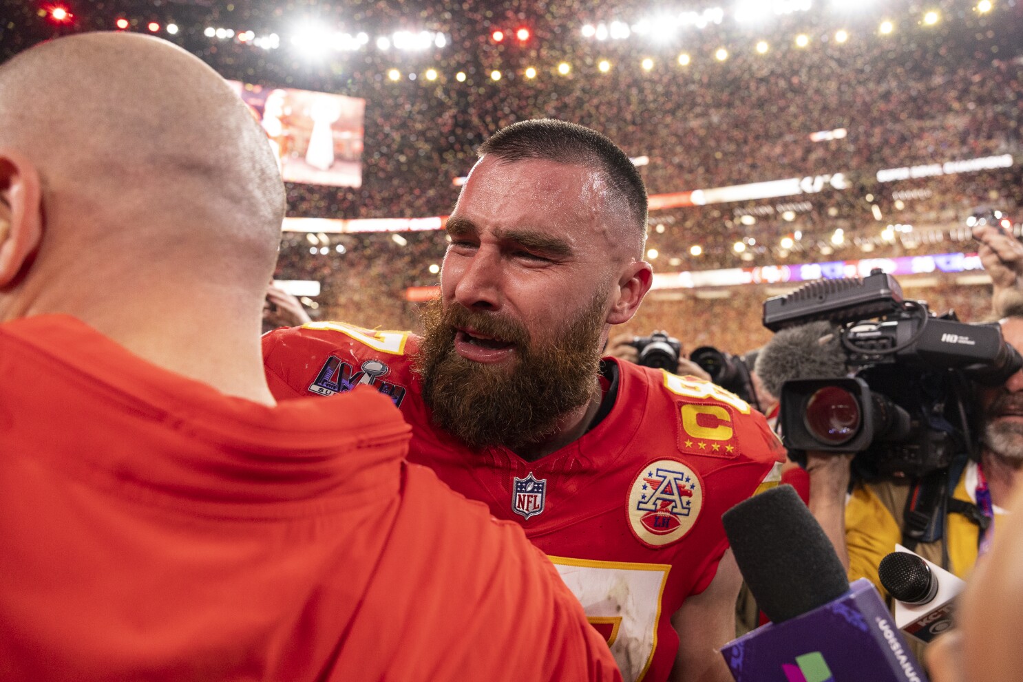 Travis Kelce to Host New Game Show Are You Smarter Than a Celebrity