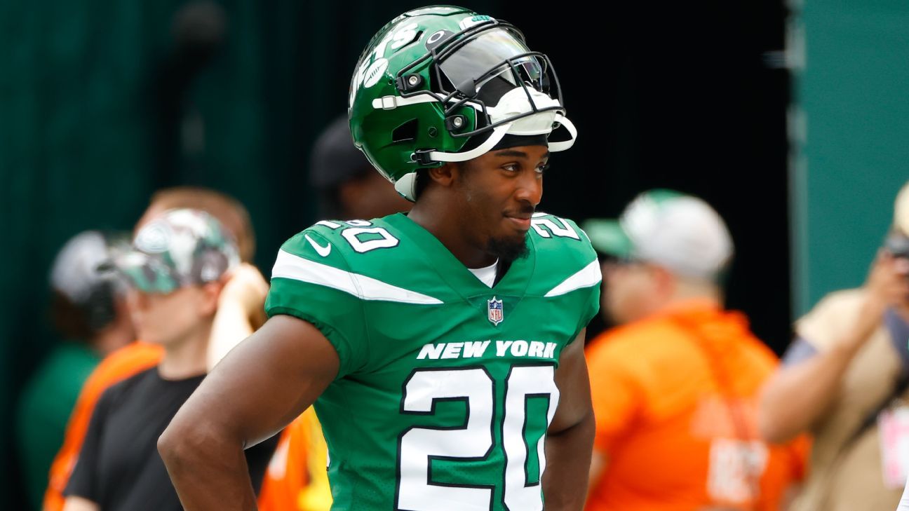 Jets' Breece Hall Poised for Breakout Season in 2024, Says ESPN Analyst.