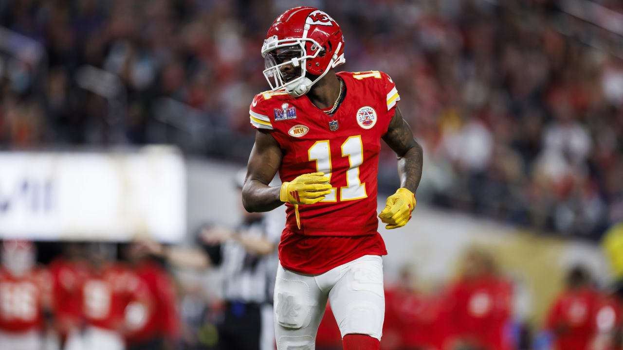 Los Angeles Chargers Take a Gamble on Former Chiefs WR to Address Veteran Gap