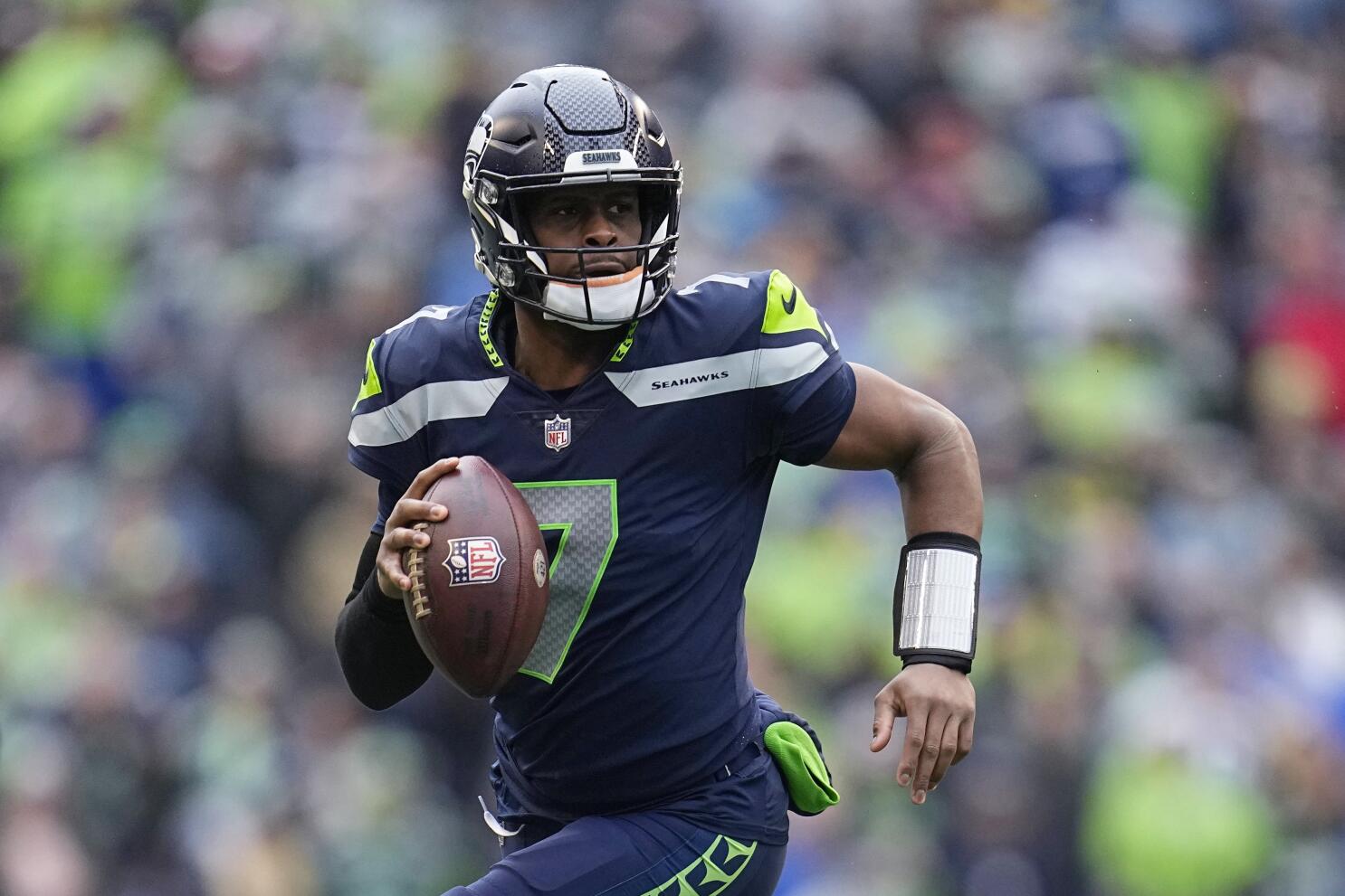 NFL News: Seattle Seahawks Coach Mike Macdonald Calls Geno Smith The Perfect QB In Every Aspect