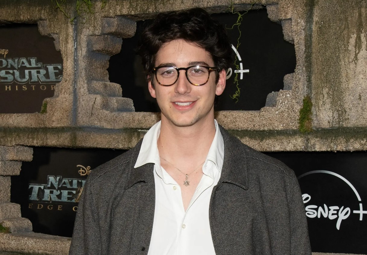 Who Is Milo Manheim Age Biography Career Net Worth Who Is Milo Manheim Age Biography Career Net Worth