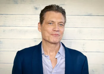 Holt Mccallany