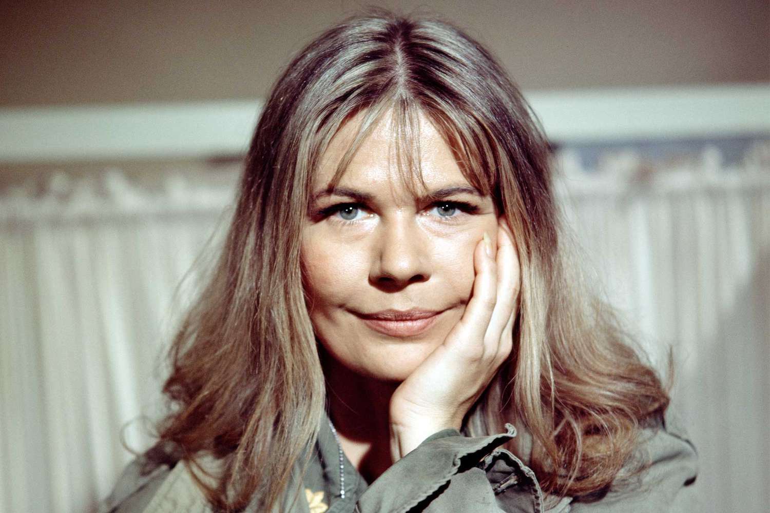 Loretta Swit, dead